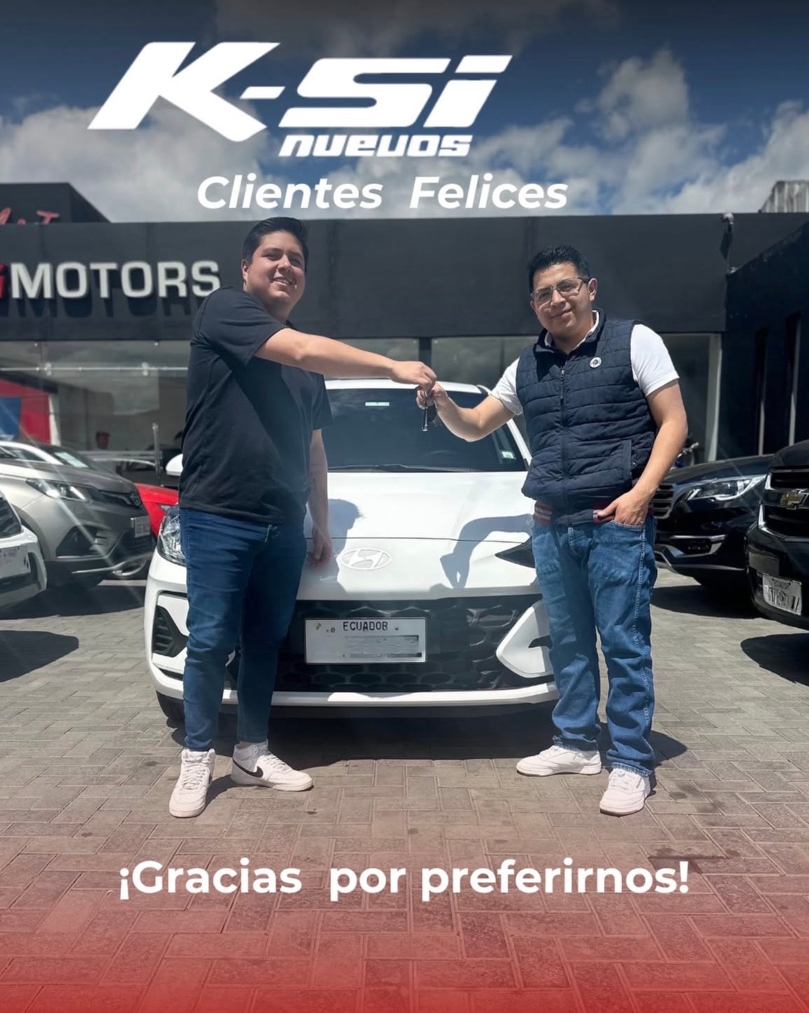 Entrega de vehículo seminuevo en el showroom K-si Nuevos
